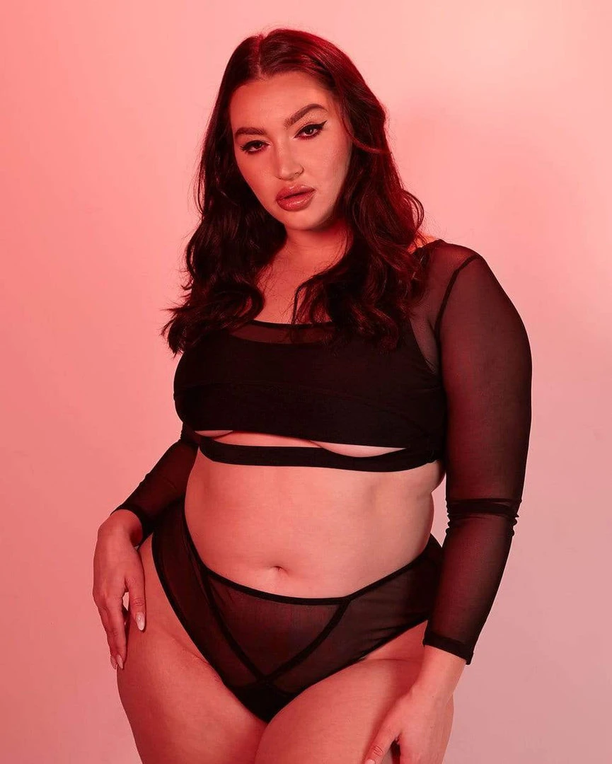 Dippin Daisies Clothing Malibu BB Cutout Crop Top 8 Dippin Daisies Clothing Malibu BB Cutout Crop Top