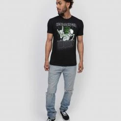 INTO THE AM Men Headbanger Tee