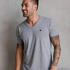 INTO THE AM Basic V-Neck Tee