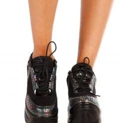 Shoes YRU X IHR Exclusive Matrixx Sneakers